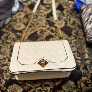 Elegant Cream Quilted Shoulder Bag